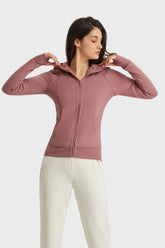 Veste de sport à capuche avec détails de coutures zippées